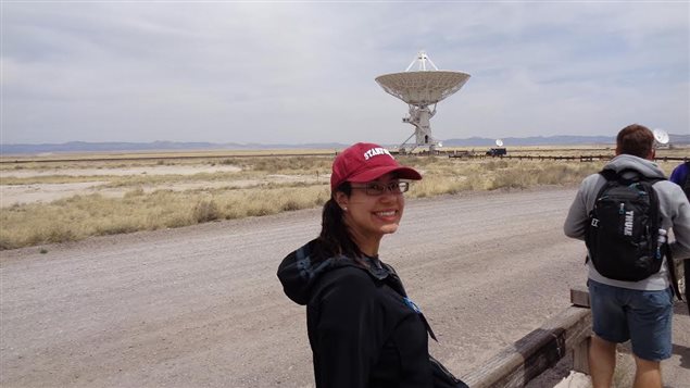 Il s'agit d'un champ de 27 antennes paraboliques, situé dans la plaine de San Augustin au Nouveau-Mexique (É-U) et qui ensemble, forment un radiotélescope.